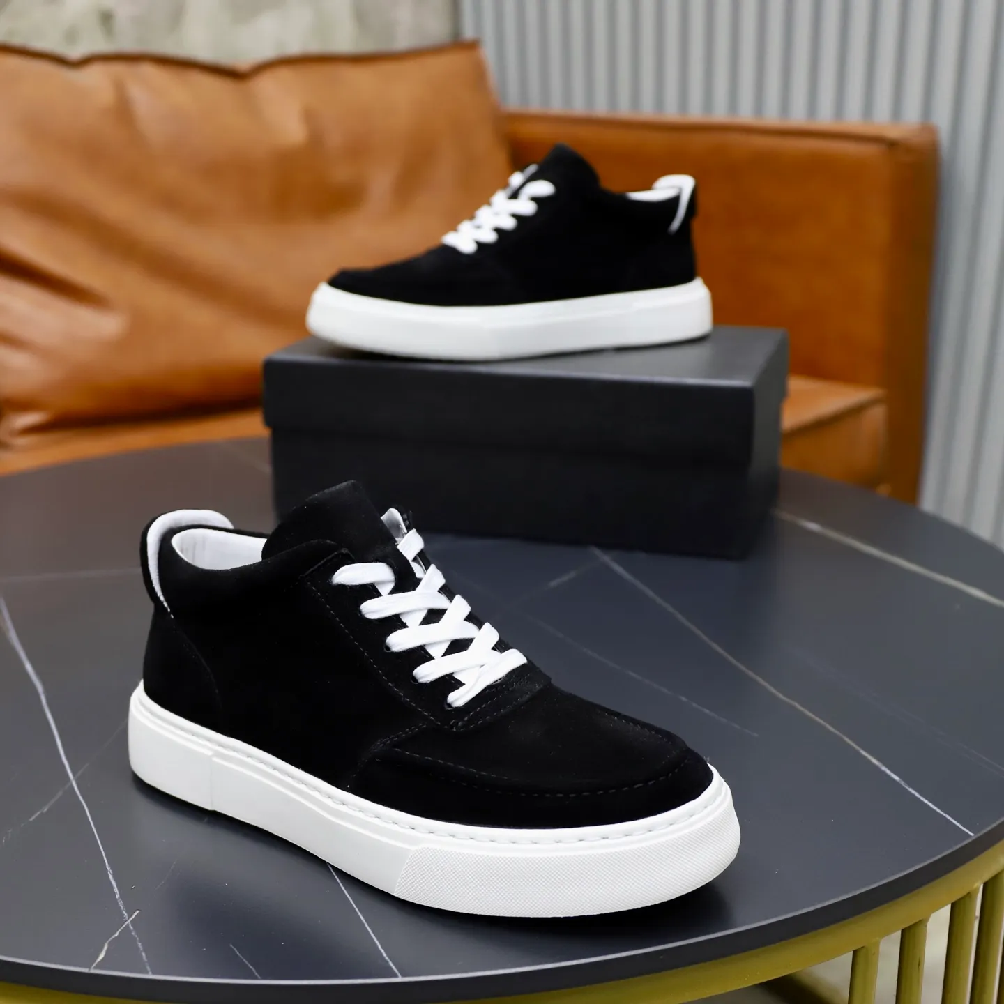 Ex-factory price: 460💰🙅‍♂️🙅‍♂️🙅‍♂️ Brand: PRADA Standard code: 38–44 (45 can be customized) Grade: Same as the official website Material: Original cowhide fabric Comfortable pigskin lining Lightweight wear-resistant outsole Style category: Men's fashionable casual shoes and boots Running sneakers Distinguished luxury brand elements Top luxury Color: actual picture color